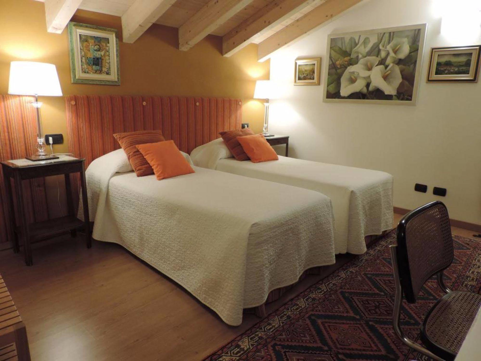 La Collina Since 2008 No Smoking B&B Varese Exterior photo